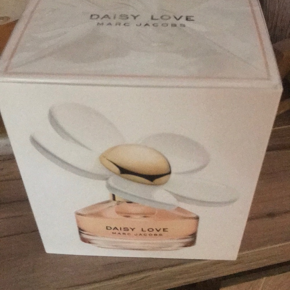 Marc Jacob daisy love 100ml brand new